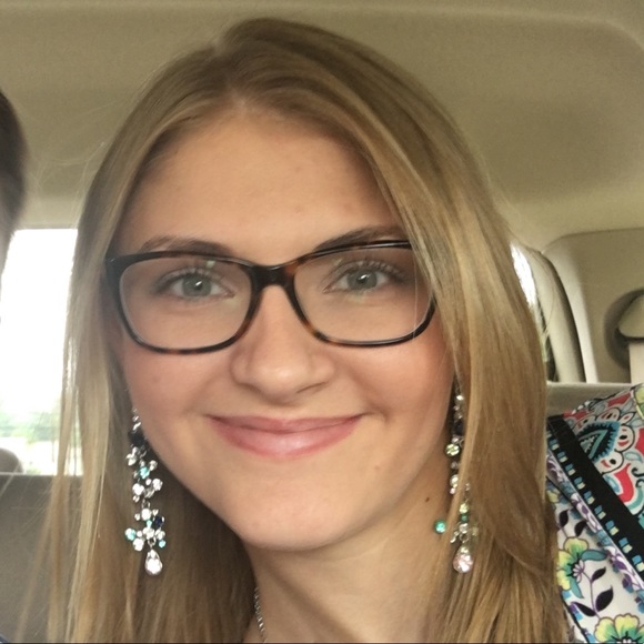 Meet your Posher, Bailey - Picture 1 of 1